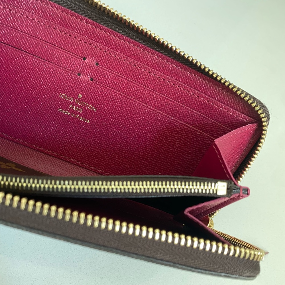 Clemence Louis Vuitton wallet super cute! Excellent condition.!